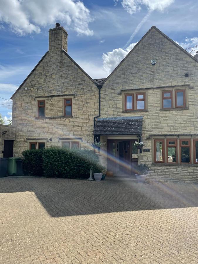 Cotswolds Luxury House In Central Bourton Large Sleeps 2-11. Pet Friendly. Bagian luar foto