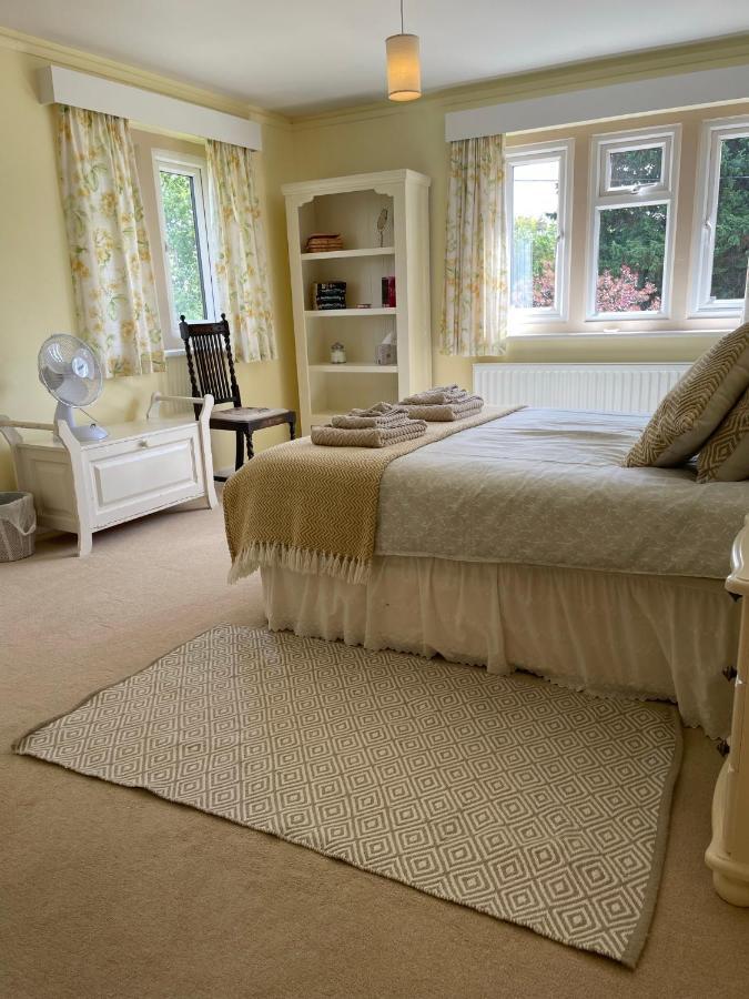 Cotswolds Luxury House In Central Bourton Large Sleeps 2-11. Pet Friendly. Bagian luar foto